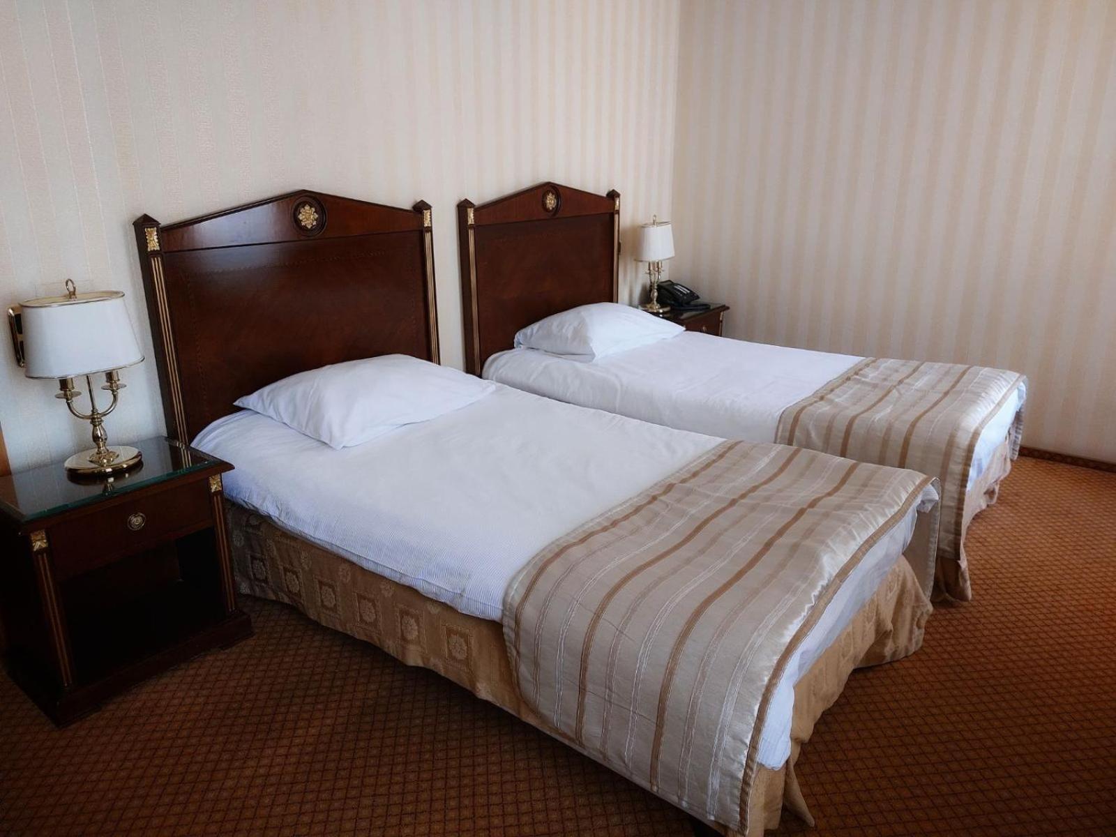 Optima Collection Podil Plaza Hotel Kyiv Exterior photo