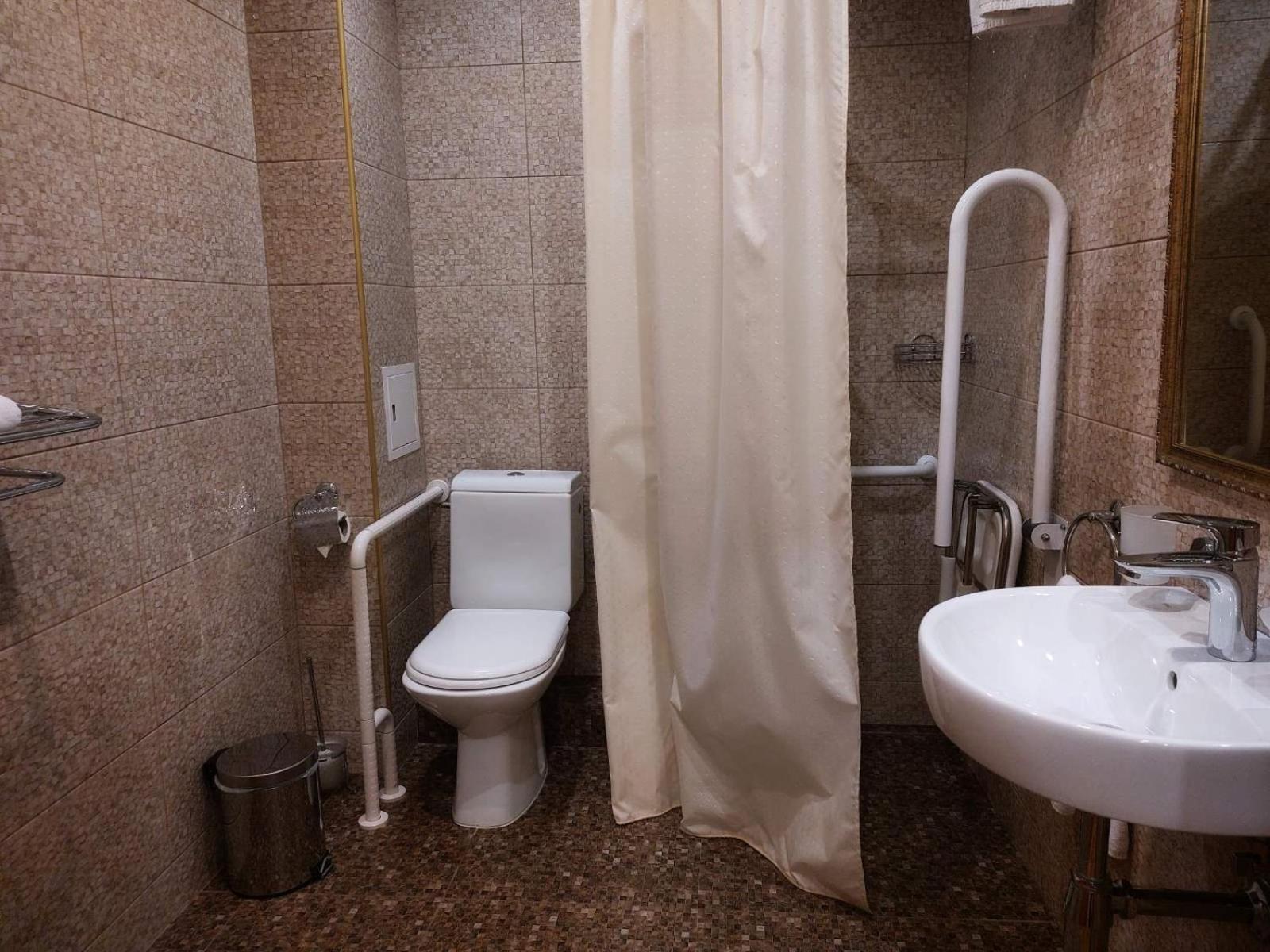 Optima Collection Podil Plaza Hotel Kyiv Exterior photo