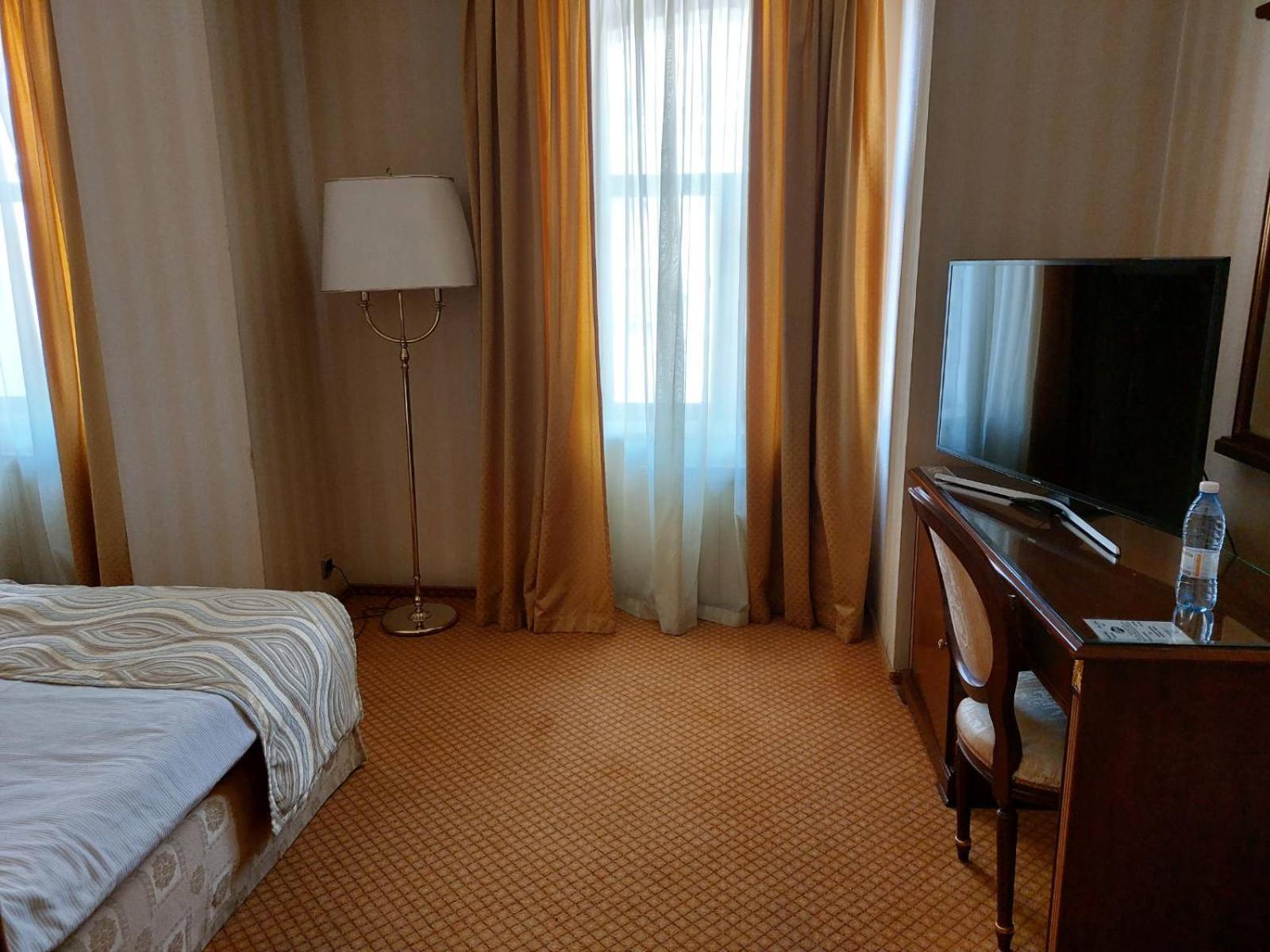Optima Collection Podil Plaza Hotel Kyiv Exterior photo